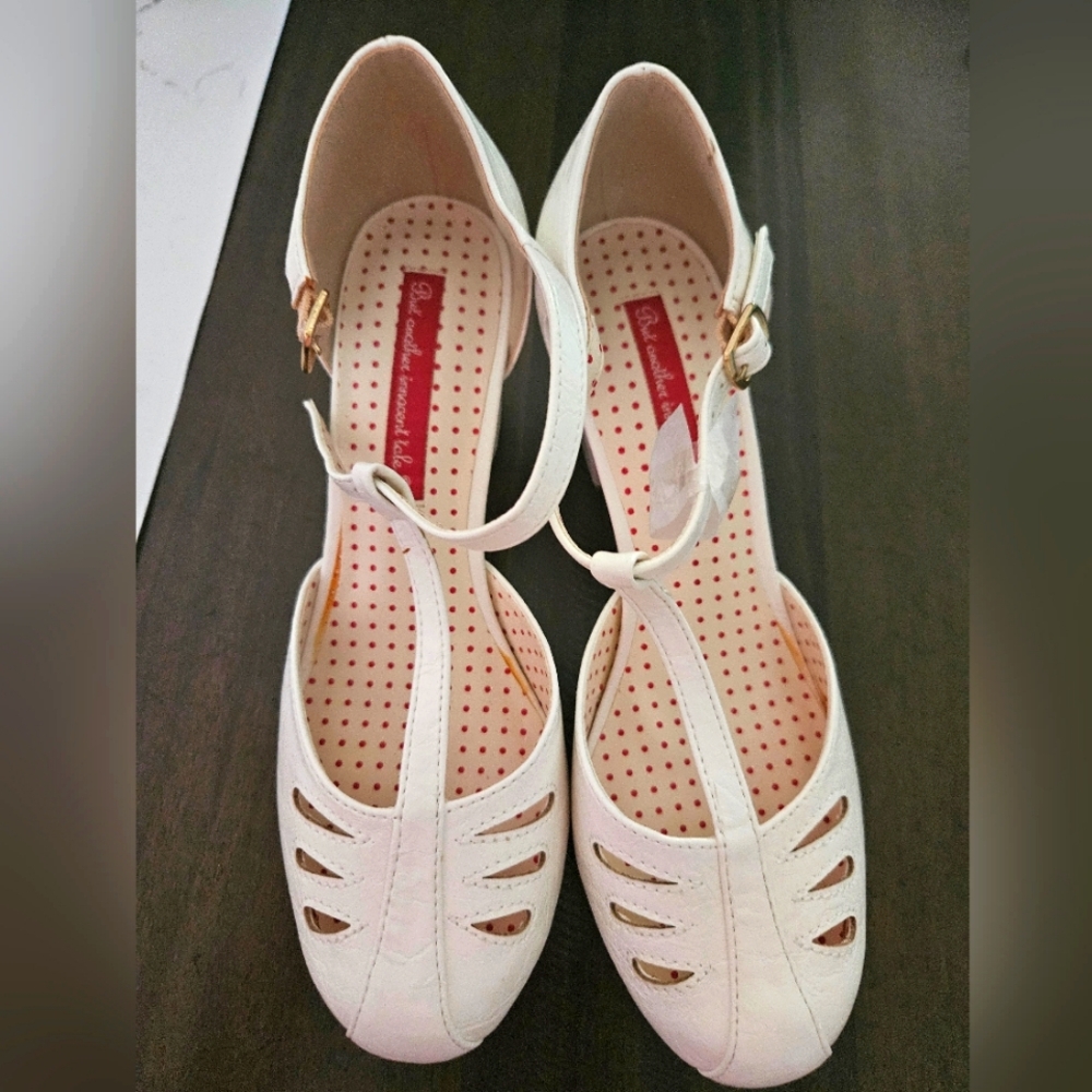 B.A.I.T Footwear Robbie Classic white size 8